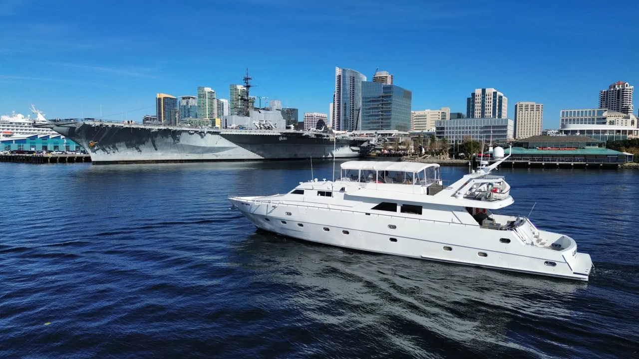 Yacht Rental Long Beach | Happiest Ours